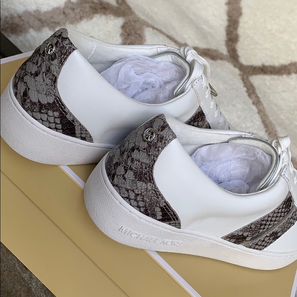 MICHAEL KORS CATELYN STRIPE LACE UP NAPPA PU PEARL - Picture 9 of 16